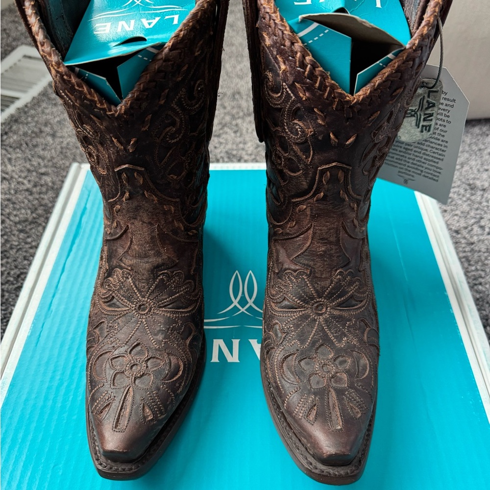 Lane Brown Western Cowboy Boots with Floral Embroidery